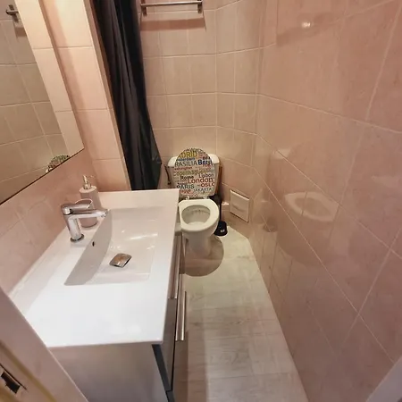 Apartment Studio Plein Coeur Juan Les Pins 3 Min A Pied De La Plage Antibes